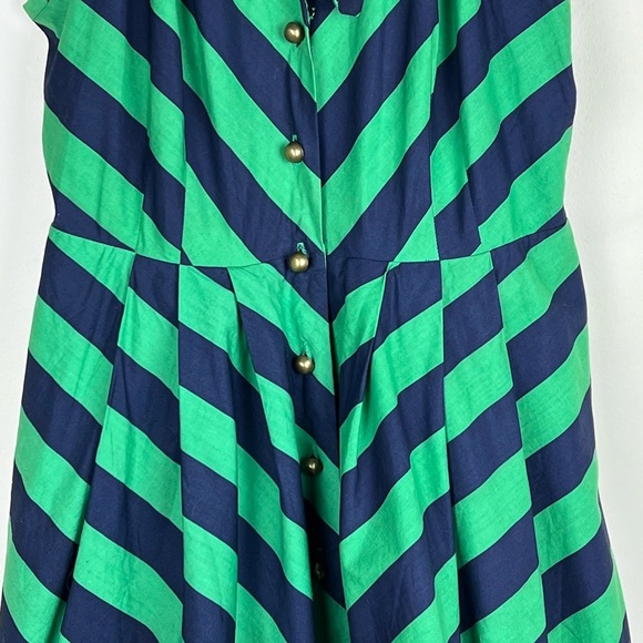 Girls From Savoy Anthropologie | Retro Fit & Flare Emerald Ripple Midi Dress | 6 - Picture 7 of 13